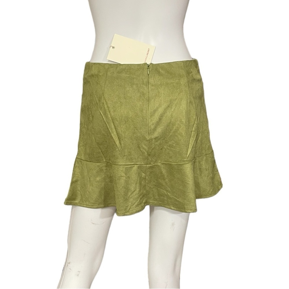 Blushing Heart Green Mini Skirt
New - Picture 5 of 7